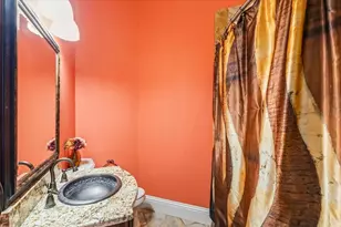911 Jungle Ave N, Saint Petersburg, FL 33710 - Photo 20