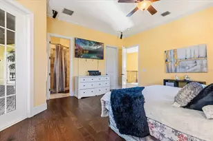 911 Jungle Ave N, Saint Petersburg, FL 33710 - Photo 28