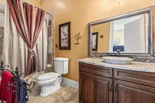 911 Jungle Ave N, Saint Petersburg, FL 33710 - Photo 26