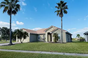 2961 Skyview Dr, Kissimmee, FL 34746 - Photo 2