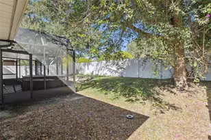 2523 Martins Run, Tavares, FL 32778 - Photo 18