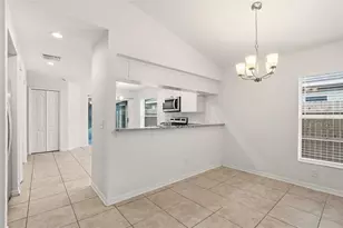 927 Windton Oak Dr, Ruskin, FL 33570 - Photo 8