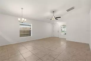 927 Windton Oak Dr, Ruskin, FL 33570 - Photo 4