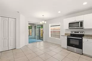 927 Windton Oak Dr, Ruskin, FL 33570 - Photo 10