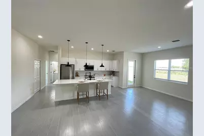 916 Dogwood Circle, Sebring, FL 33876 - Photo 2