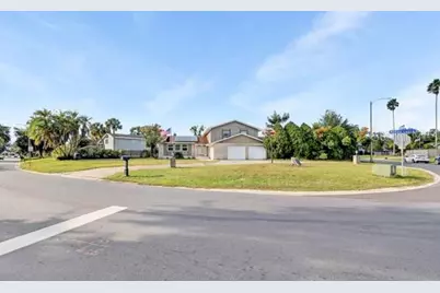 4600 Pine Lake Drive, Saint Cloud, FL 34769 - Photo 4