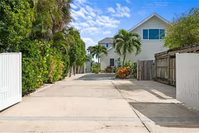 2645 S Atlantic Avenue, Cocoa Beach, FL 32931 - Photo 2