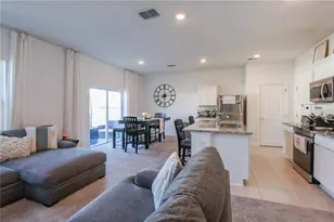 2240 Hemingway Cir, Groveland, FL 34736 - Photo 8