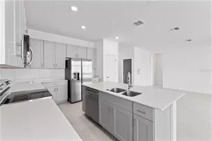 495 Silver Palm Dr, Haines City, FL 33844 - Photo 4