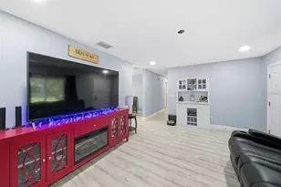 1113 Oakhill St, Seffner, FL 33584 - Photo 12