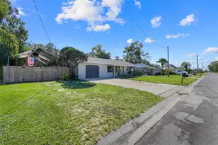 13638 Country Club Dr, Tavares, FL 32778 - Photo 36