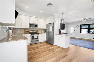 13638 Country Club Dr, Tavares, FL 32778 - Photo 12