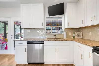 13638 Country Club Drive, Tavares, FL 32778 - Photo 14