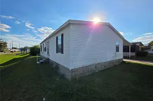 38720 Granger Ln, Zephyrhills, FL 33542 - Photo 26