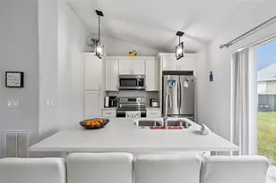 2409 Lincolnshire Ct, Kissimmee, FL 34743 - Photo 6