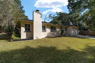 1523 NW 11th Rd, Gainesville, FL 32605 - Photo 6