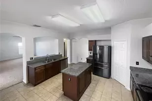 2613 Queen Alberta Dr, Valrico, FL 33596 - Photo 14