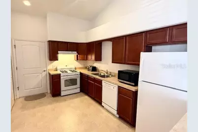 1023 David Walker Drive #B6, Tavares, FL 32778 - Photo 10