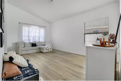 907 Bridgeford Crossing Boulevard, Davenport, FL 33837 - Photo 18