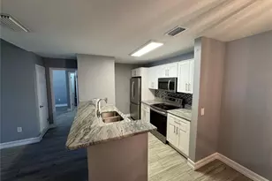 9481 Highland Oak Dr, Tampa, FL 33647 - Photo 2