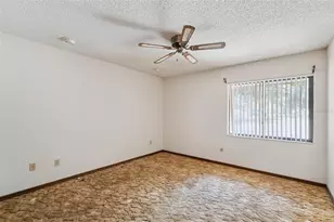 624 Hull Island Dr, Oakland, FL 34787 - Photo 38