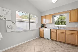 3593 Ventura Club Cir, Orlando, FL 32822 - Photo 10