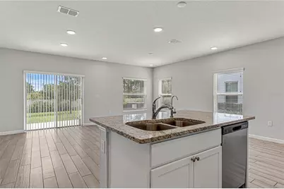 2875 Narcoossee Commons Way, Saint Cloud, FL 34771 - Photo 8