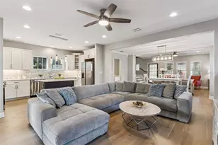 210 Hibiscus Ct, Orlando, FL 32801 - Photo 12