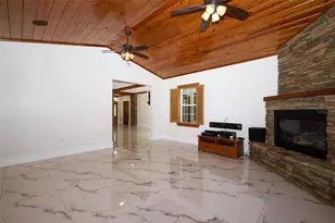 27012 Grand Oak Ln, Tavares, FL 32778 - Photo 18