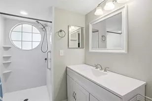 2013 Royal Bay Blvd, Kissimmee, FL 34746 - Photo 16