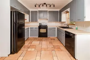 1197 W Lakeview Cir, Altamonte Springs, FL 32714 - Photo 6