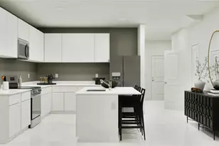 319 Sol Vis Dr, Dundee, FL 33838 - Photo 2