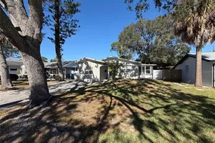 1775 New Hampshire Ave NE, Saint Petersburg, FL 33703 - Photo 2