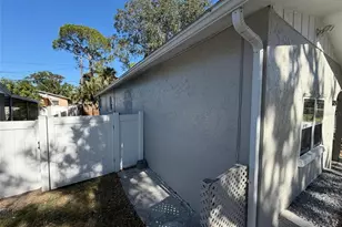 1775 New Hampshire Ave NE, Saint Petersburg, FL 33703 - Photo 4