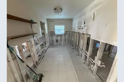 1775 New Hampshire Avenue NE, Saint Petersburg, FL 33703 - Photo 12