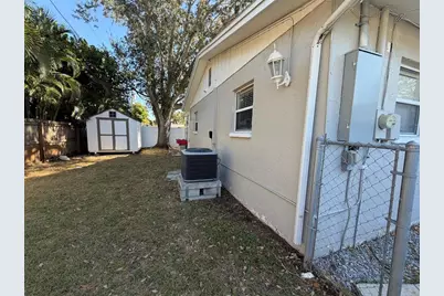 1775 New Hampshire Avenue NE, Saint Petersburg, FL 33703 - Photo 6