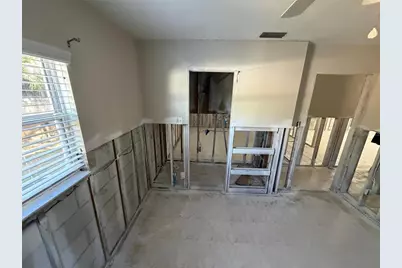 1775 New Hampshire Avenue NE, Saint Petersburg, FL 33703 - Photo 16