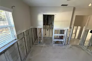 1775 New Hampshire Ave NE, Saint Petersburg, FL 33703 - Photo 16