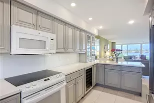 6200 Flotilla Dr, Holmes Beach, FL 34217 - Photo 10