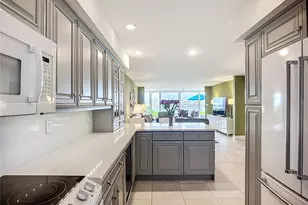 6200 Flotilla Dr, Holmes Beach, FL 34217 - Photo 14