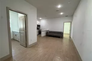 947 Gillingham Ct, Kissimmee, FL 34758 - Photo 4