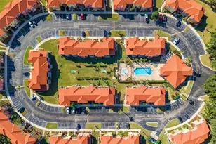 911 Lake Berkley Dr, Kissimmee, FL 34746 - Photo 32