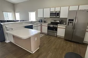 434 Castlemain Cir, Davenport, FL 33897 - Photo 2