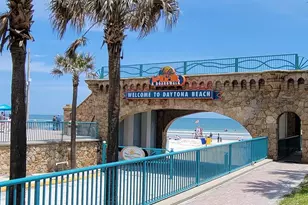 1227 Belle Isle Ln, Daytona Beach, FL 32124 - Photo 32