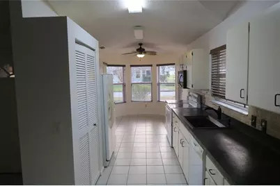 32512 Oak Park Drive, Leesburg, FL 34748 - Photo 4