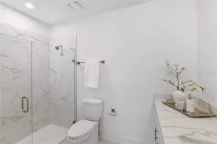 266 Park Lake St, Orlando, FL 32803 - Photo 18