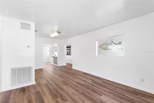 1517 Gray St S, Saint Petersburg, FL 33707 - Photo 4