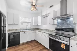 1517 Gray St S, Saint Petersburg, FL 33707 - Photo 6