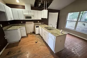901 W Reynolds St, Plant City, FL 33563 - Photo 8