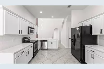 2165 The Oaks Boulevard, Kissimmee, FL 34746 - Photo 2